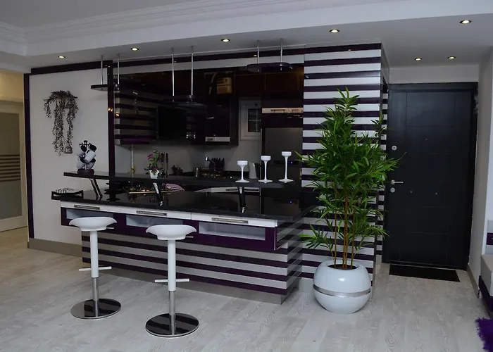 Luxury Nile Maadi Cairo Apartment شقة فاخرة إطلالة على النيل بالمعادي القاهرة